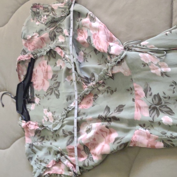 Reformation Gwyneth green floral wrap dress 🌸 🌱 - Picture 4 of 4